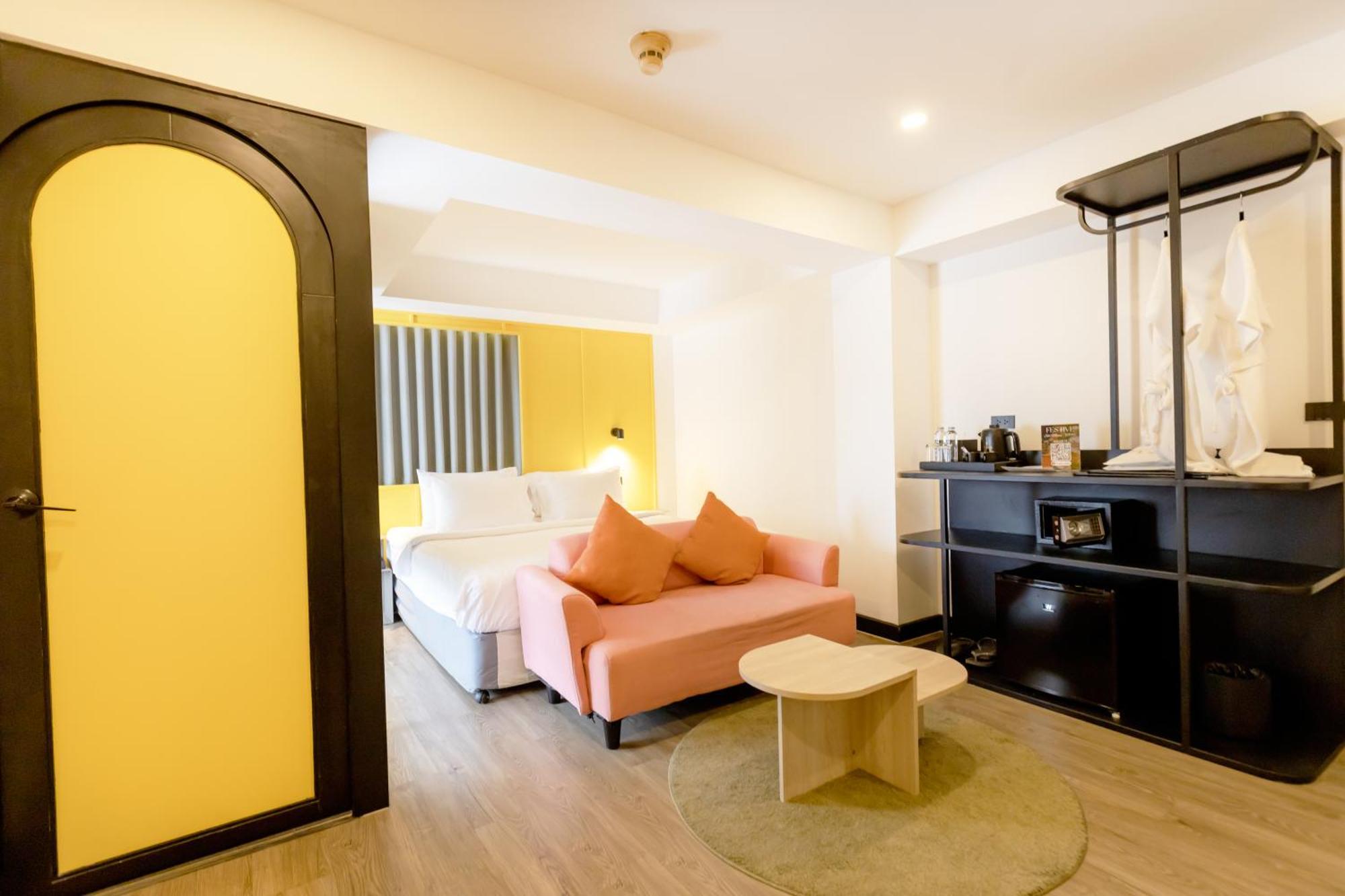 Myhotel Cmyk@Ratchada Bangkok Esterno foto