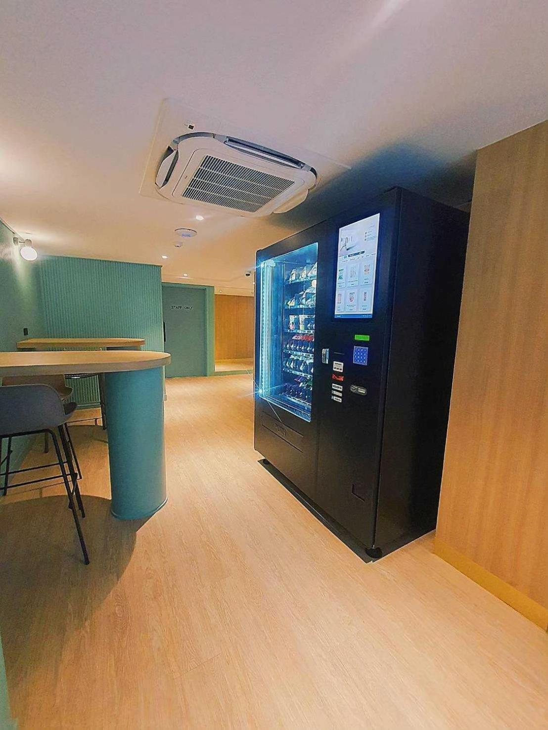Myhotel Cmyk@Ratchada Bangkok Esterno foto
